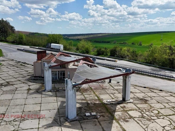 Промишлена сграда в с. Тръстеник, Област Русе - 730 кв.м за 275 €/кв.м - Снимка #1