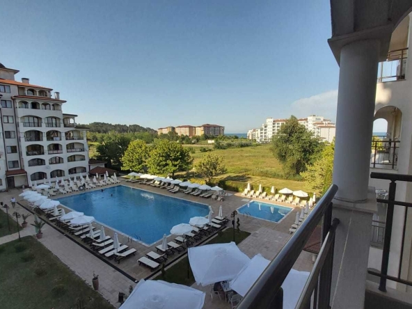 Тристаен апартамент в Обзор - 104 кв.м за 1068 €/кв.м - Снимка #1