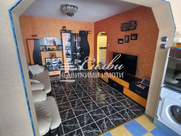 Тристаен апартамент в Шумен, Тракия - 81 кв.м за 1260 €/кв.м - Снимка #1