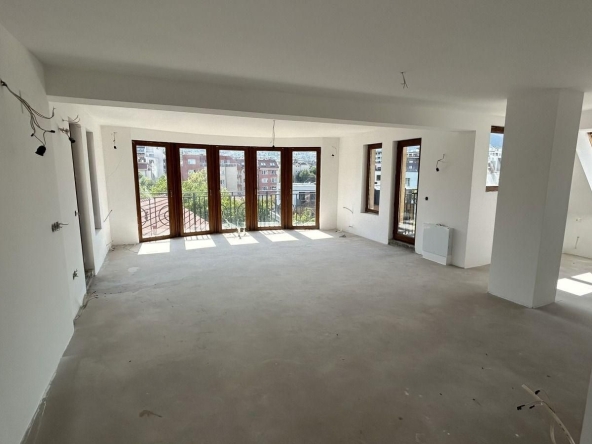 Тристаен апартамент в София, Витоша - 140 кв.м за 702 €/кв.м - Снимка #1