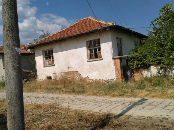 Къща в с. Кръстевич, Област Пловдив - 70 кв.м за 350 €/кв.м - Снимка #1