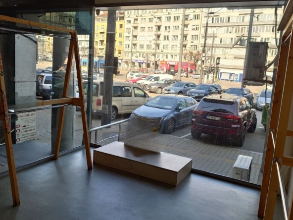 Дава се под наем Магазин в София, Център - 27 кв.м за 847.62 € - Снимка #1