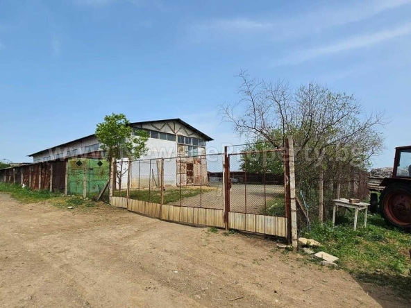 Промишлена сграда в Средец - 5500 кв.м за 15 €/кв.м - Снимка #1