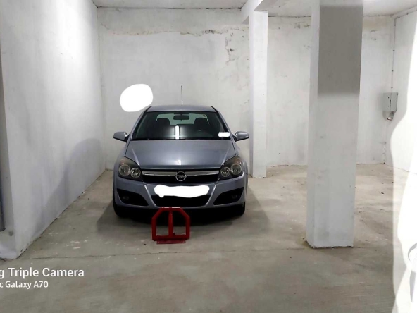 Дава се под наем Гараж / Паркомясто в Варна, Цветен квартал - 18 кв.м за 129.54 € - Снимка #1