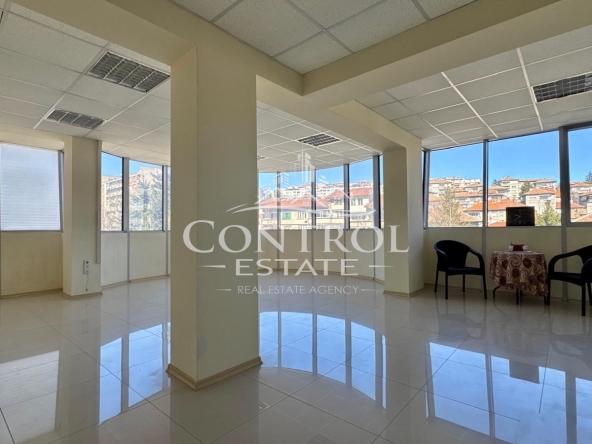 Офис в Велико Търново, Център - 57 кв.м за 792 €/кв.м - Снимка #1