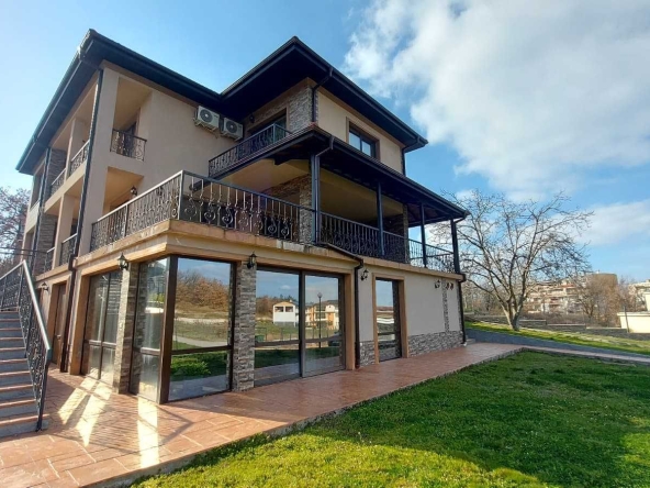 Къща в с. Минерални бани, Област Хасково - 500 кв.м за 714 €/кв.м - Снимка #1