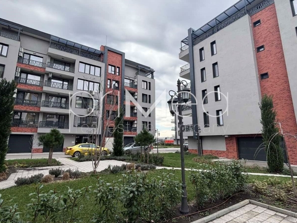 Двустаен апартамент в Бургас, Славейков - 96 кв.м за 591 €/кв.м - Снимка #1