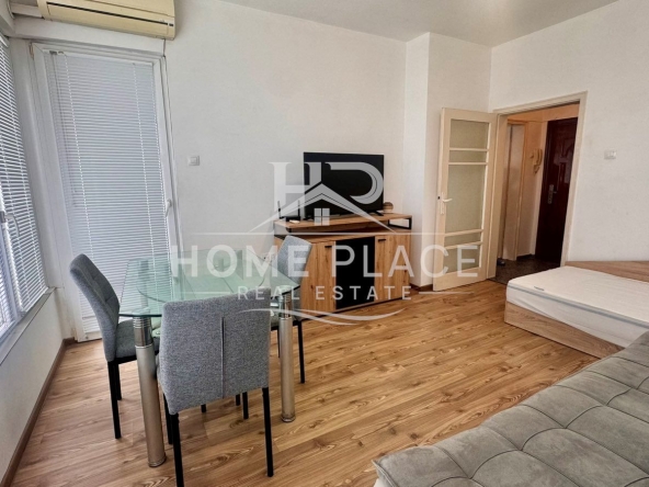 Дава се под наем Двустаен апартамент в Варна, Център - 68 кв.м за 498.27 € - Снимка #1