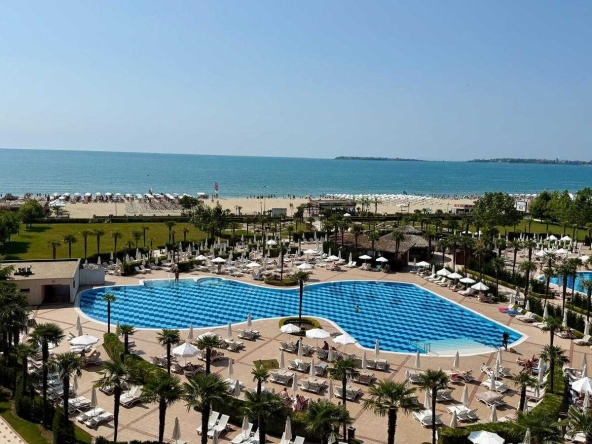 Двустаен апартамент в к.к. Слънчев бряг - 83 кв.м за 646 €/кв.м - Снимка #1