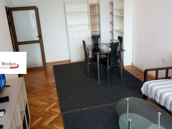 Дава се под наем Двустаен апартамент в София, Бъкстон - 70 кв.м за 668.1 € - Снимка #1