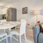 Дава се под наем Двустаен апартамент в София, Център - 82 кв.м за 877.71 € - Снимка #1