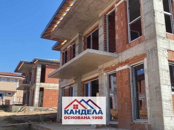 Къща в с. Марково, Област Пловдив - 143 кв.м за 606 €/кв.м - Снимка #1