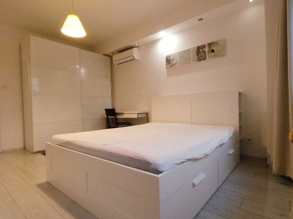 Дава се под наем Тристаен апартамент в София, Изток - 90 кв.м за 750 € - Снимка #1