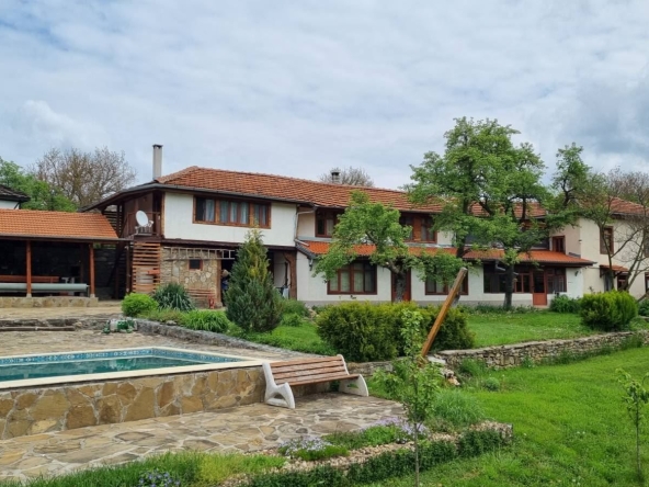 Къща в с. Дълбок дол, Област Ловеч - 1291 кв.м за 202 €/кв.м - Снимка #1