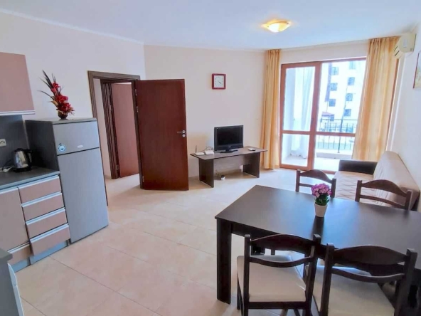 Дава се под наем Двустаен апартамент в Несебър - 70 кв.м за 459 € - Снимка #1