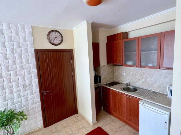 Дава се под наем Едностаен апартамент в Несебър - 60 кв.м за 350 € - Снимка #1