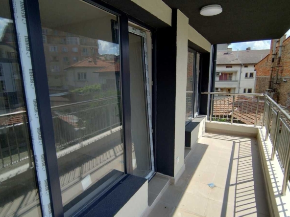 Тристаен апартамент в Варна, Аспарухово - 100 кв.м за 1370 €/кв.м - Снимка #1
