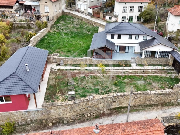 Къща в с. Дълбок дол, Област Ловеч - 1009 кв.м за 209 €/кв.м - Снимка #1