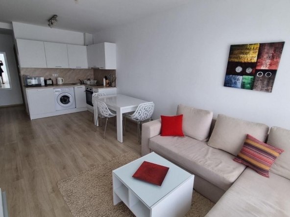 Дава се под наем Двустаен апартамент в Варна, Център - 70 кв.м за 750 € - Снимка #1