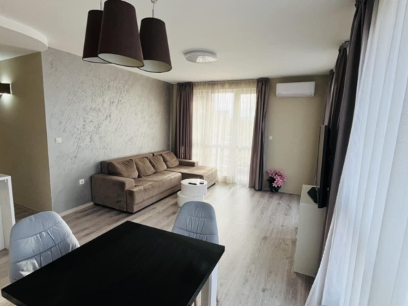 Дава се под наем Тристаен апартамент в Пловдив, Младежки Хълм - 90 кв.м за 800 € - Снимка #1