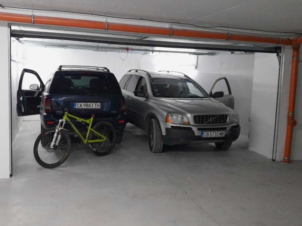 Дава се под наем Гараж / Паркомясто в София, Младост 4 - 34 кв.м за 102 € - Снимка #1