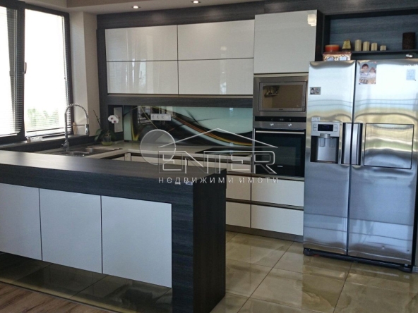 Многостаен апартамент в Варна, Галата - 132 кв.м за 1584 €/кв.м - Снимка #1