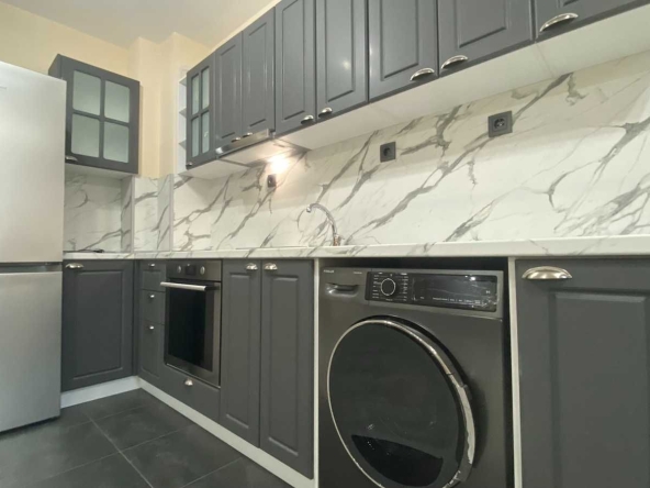 Дава се под наем Тристаен апартамент в Пловдив, Остромила - 95 кв.м за 433.5 € - Снимка #1