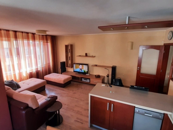 Тристаен апартамент в Пловдив, Кършияка - 108 кв.м за 1991 €/кв.м - Снимка #1