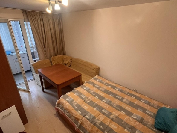 Дава се под наем Едностаен апартамент в Бургас, Център - 40 кв.м за 255 € - Снимка #1