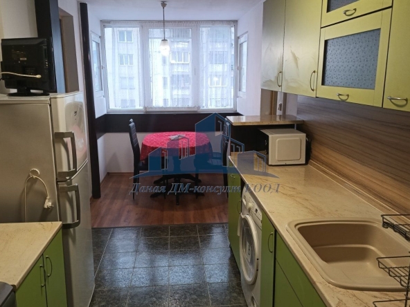 Дава се под наем Двустаен апартамент в Шумен, Пазара - 62 кв.м за 306 € - Снимка #1