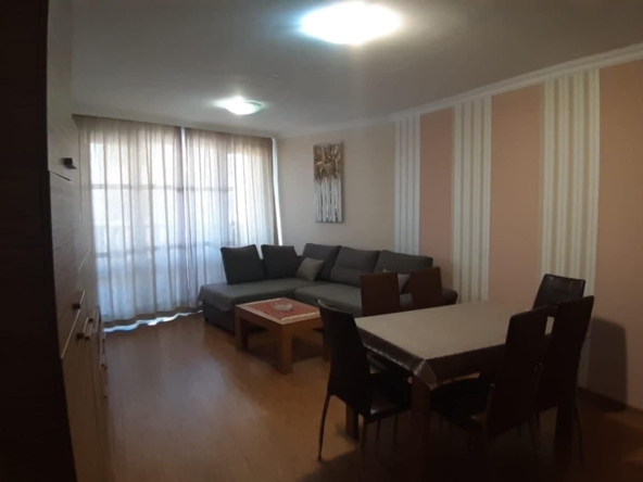 Дава се под наем Тристаен апартамент в Бургас, Сарафово - 143 кв.м за 612 € - Снимка #1