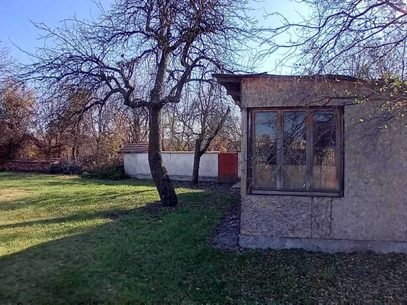 Дава се под наем Парцел в Перник, Изток - 760 кв.м за 509.49 € - Снимка #1