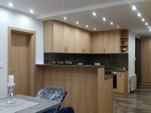 Дава се под наем Тристаен апартамент в София, Банишора - 99 кв.м за 450 € - Снимка #1