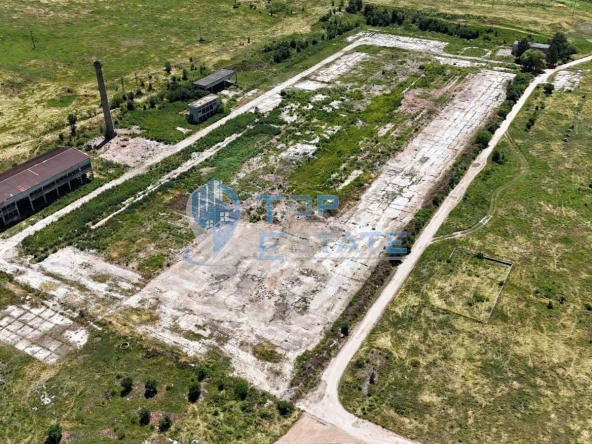 Промишлена сграда в с. Овча могила, Област Велико Търново - 1601 кв.м за 257 €/кв.м - Снимка #1