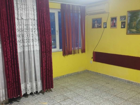 Дава се под наем Тристаен апартамент в Бургас, Възраждане - 90 кв.м за 105000 € - Снимка #1