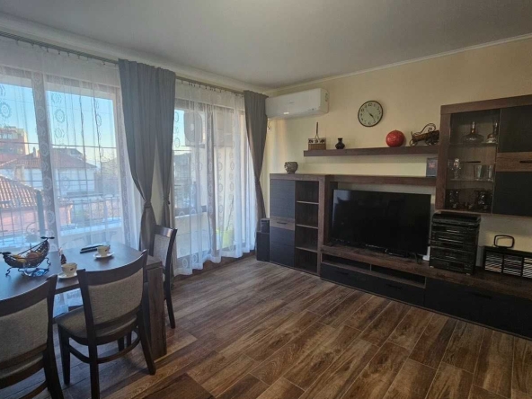 Дава се под наем Тристаен апартамент в Бургас, Сарафово - 105 кв.м за 600 € - Снимка #1