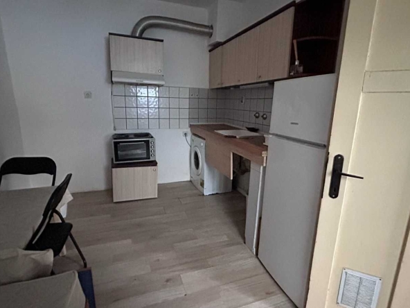 Дава се под наем Двустаен апартамент в Бургас, Лазур - 45 кв.м за 153 € - Снимка #1