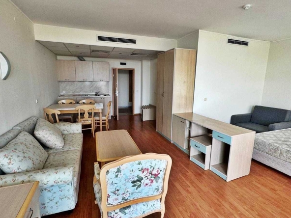Едностаен апартамент в к.к. Слънчев бряг - 84 кв.м за 822 €/кв.м - Снимка #1