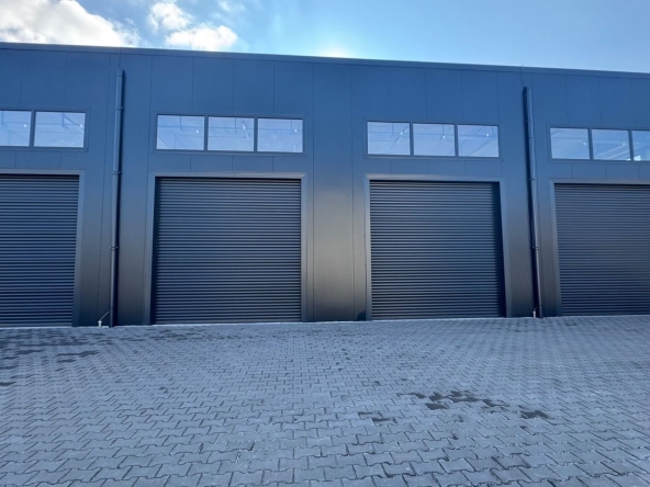 Дава се под наем Склад в София, Враждебна - 632 кв.м за 2800 € - Снимка #1