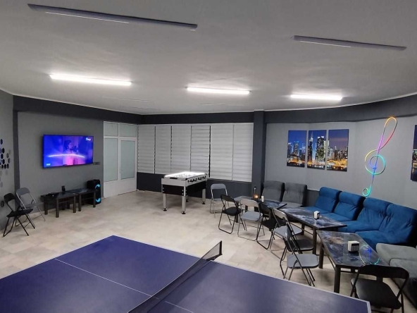 Дава се под наем Зала за събития в Сливен, Сини камъни -  кв.м за 91.8 € - Снимка #1