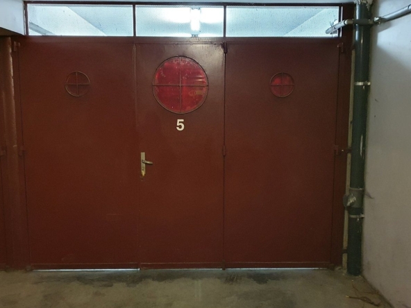 Гараж / Паркомясто в Стара Загора, Опълченски - 20 кв.м за 1500 €/кв.м - Снимка #1