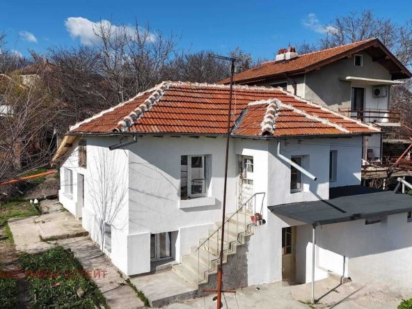 Къща в с. Червена вода, Област Русе - 110 кв.м за 845 €/кв.м - Снимка #1