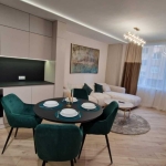 Дава се под наем Тристаен апартамент в София, Кръстова вада - 111 кв.м за 1350 € - Снимка #1