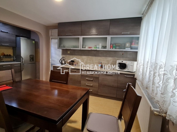 Тристаен апартамент в Търговище, Център - 115 кв.м за 1220 €/кв.м - Снимка #1