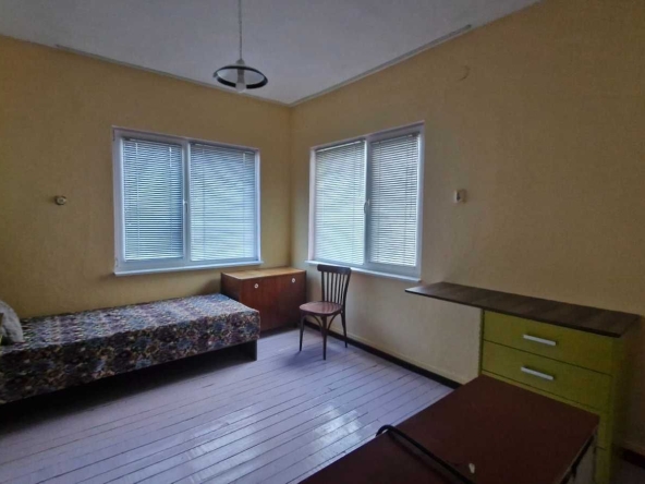 Етаж от къща в Асеновград - 80 кв.м за 606 €/кв.м - Снимка #1