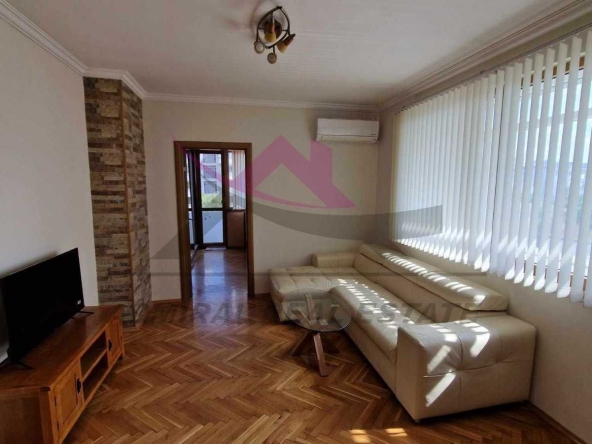 Дава се под наем Двустаен апартамент в Варна, Колхозен пазар - 70 кв.м за 650 € - Снимка #1