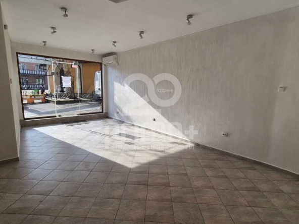 Дава се под наем Магазин в Велико Търново, Център - 70 кв.м за 510 € - Снимка #1