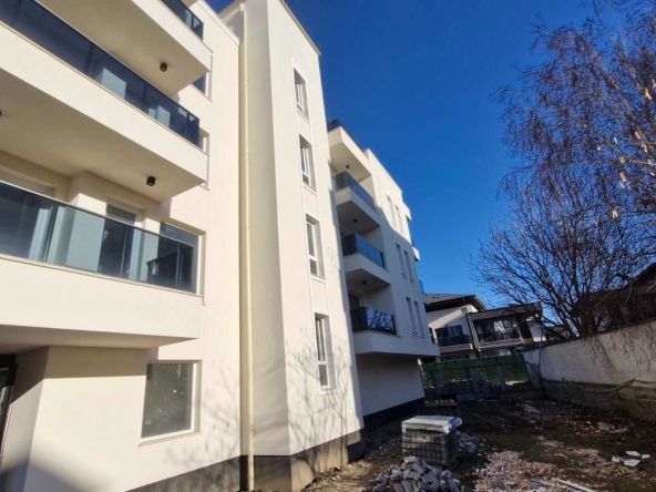 Двустаен апартамент в Пловдив, Остромила - 64 кв.м за 1954 €/кв.м - Снимка #1