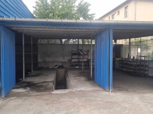 Дава се под наем Склад в Пловдив, Христо Смирненски - 1439 кв.м за 2040 € - Снимка #1