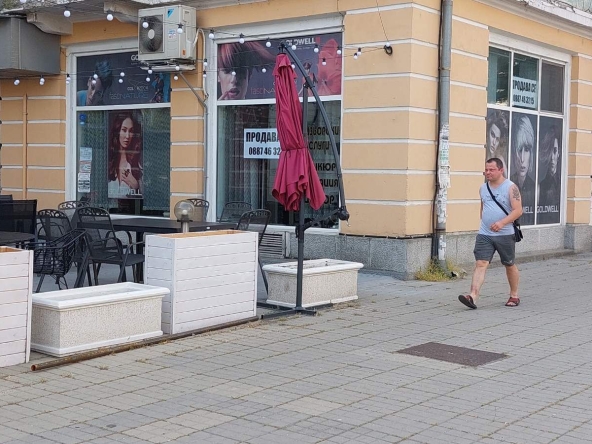 Магазин в Димитровград - 68 кв.м за 956 €/кв.м - Снимка #1